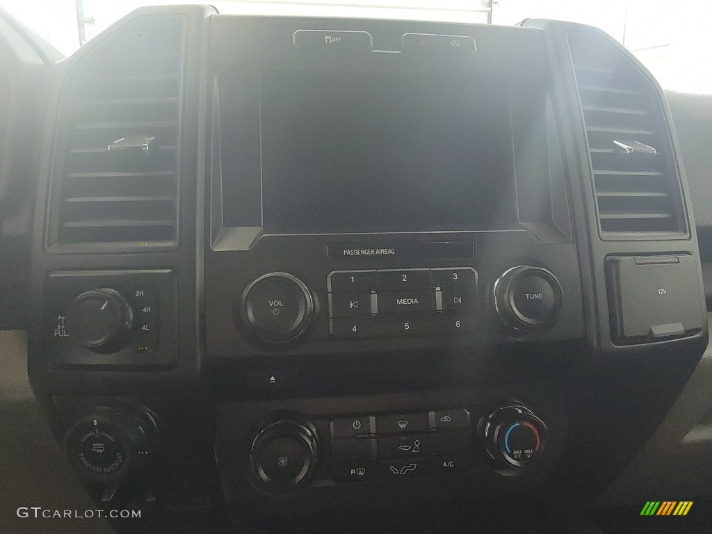 2018 F150 XL SuperCrew 4x4 - Ingot Silver / Earth Gray photo #19