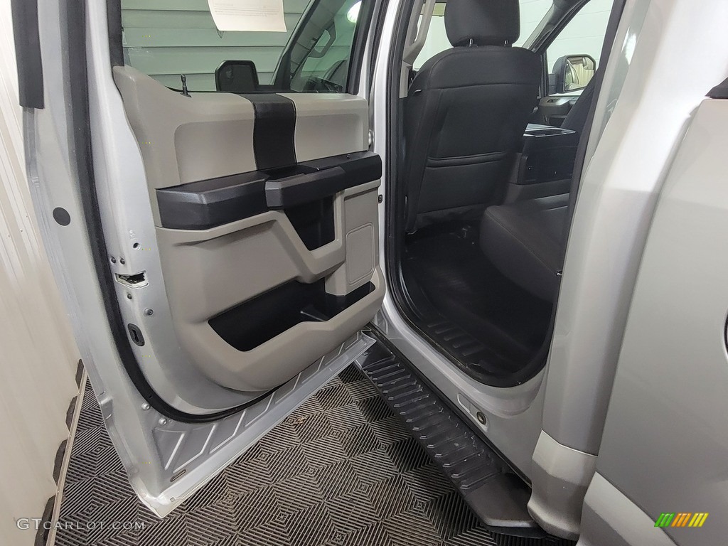 2018 F150 XL SuperCrew 4x4 - Ingot Silver / Earth Gray photo #22