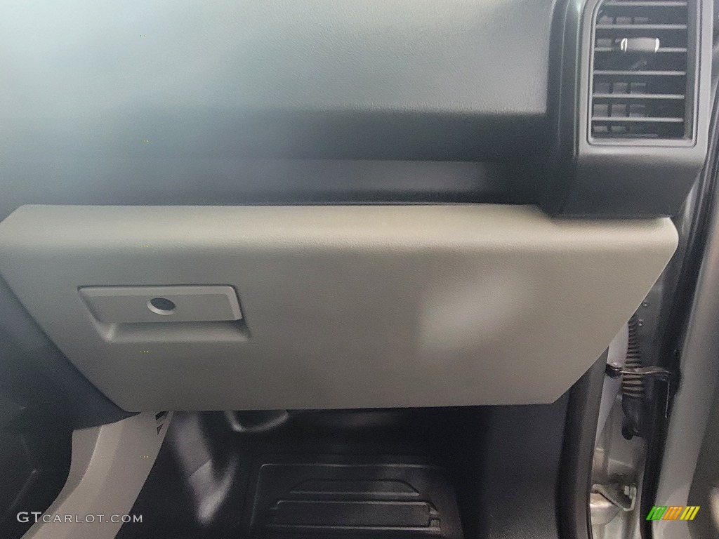 2018 F150 XL SuperCrew 4x4 - Ingot Silver / Earth Gray photo #31