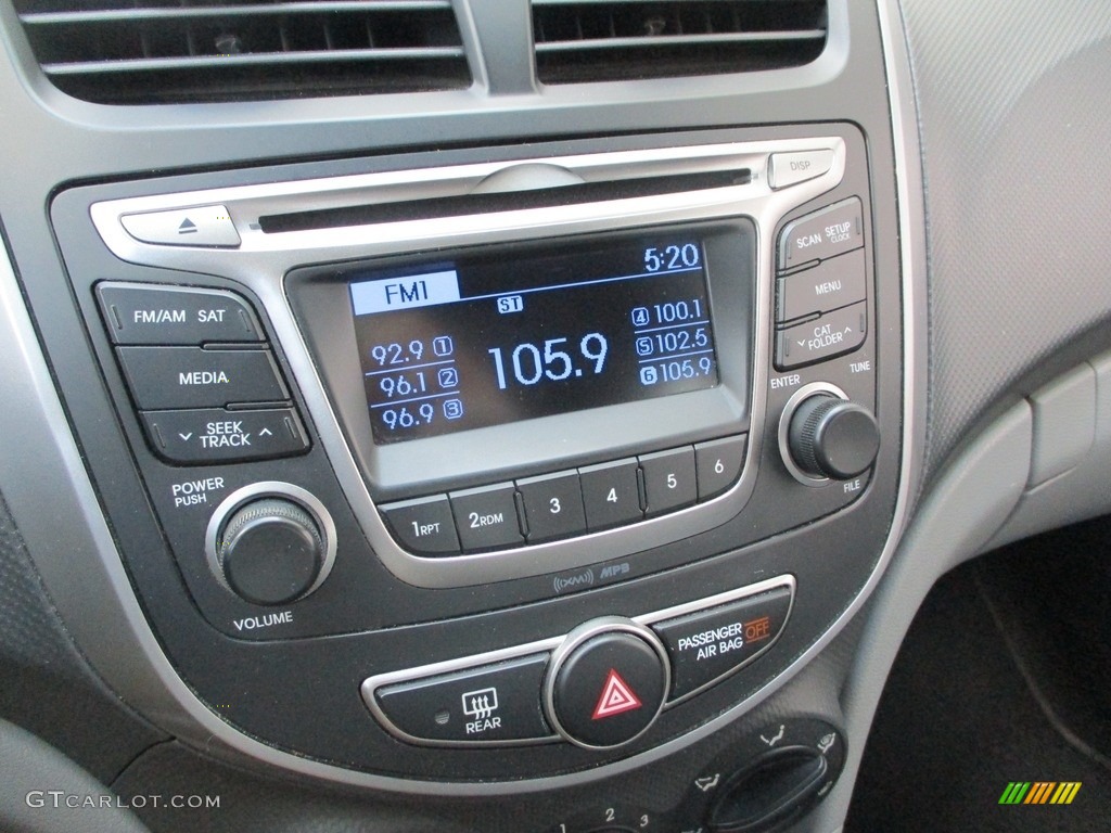 2015 Hyundai Accent GLS Controls Photo #142510557