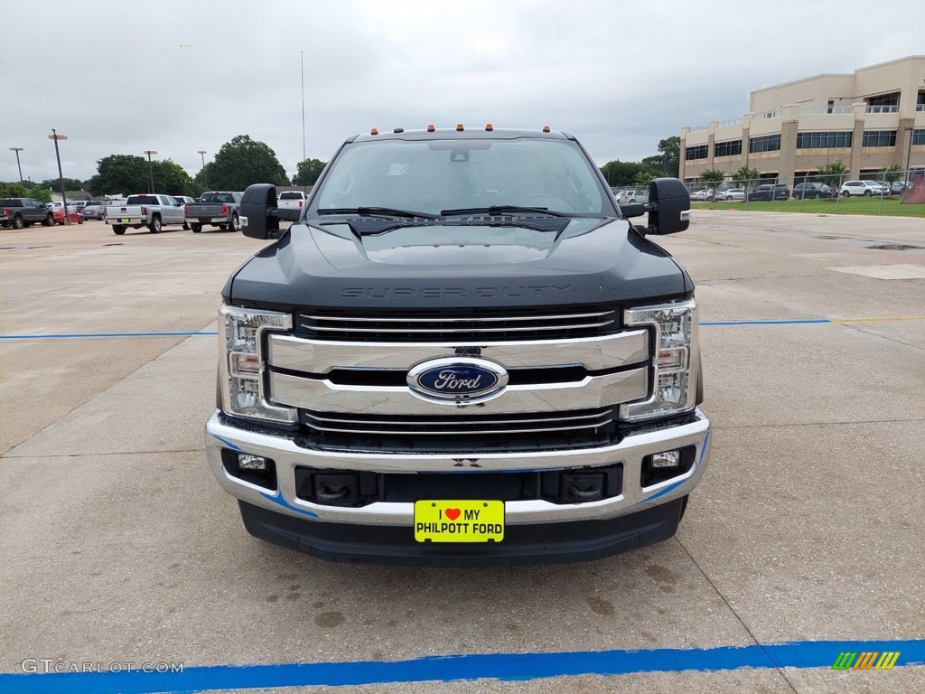 2017 F350 Super Duty Lariat Crew Cab 4x4 - Shadow Black / Black photo #2