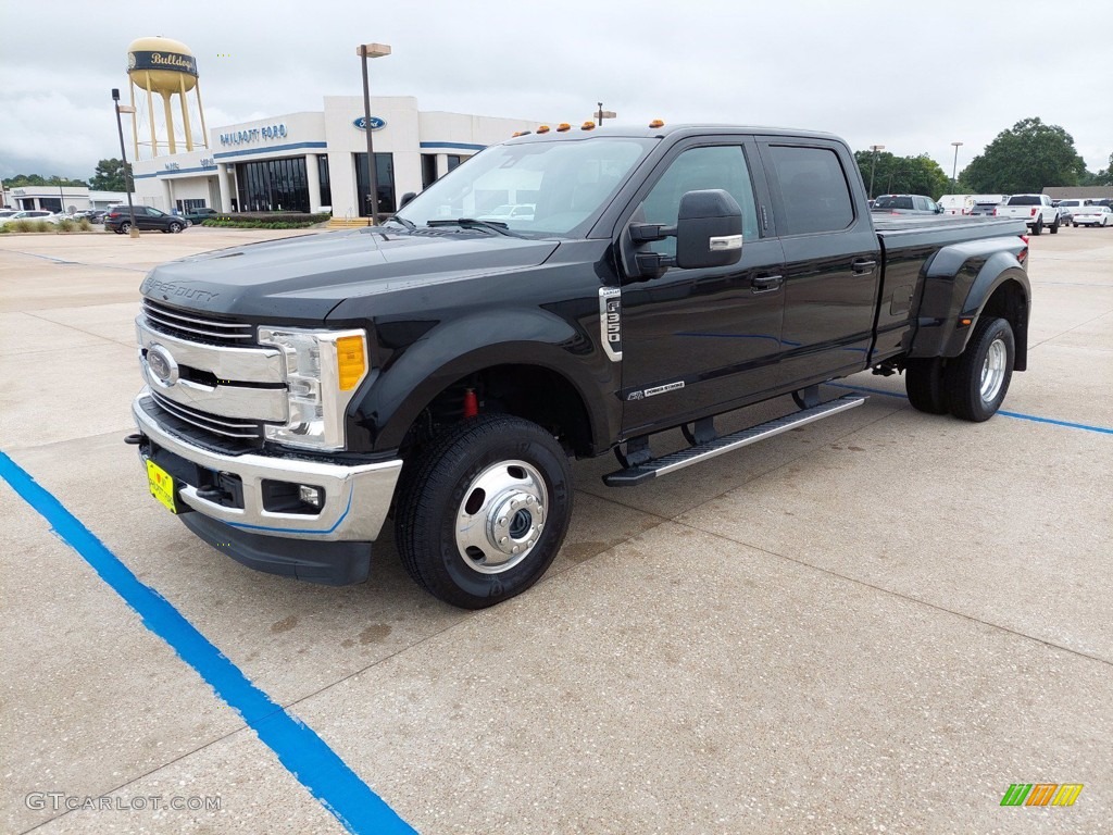2017 F350 Super Duty Lariat Crew Cab 4x4 - Shadow Black / Black photo #3
