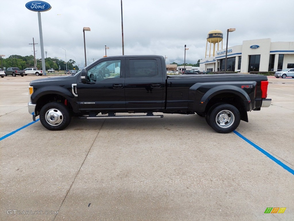 2017 F350 Super Duty Lariat Crew Cab 4x4 - Shadow Black / Black photo #4