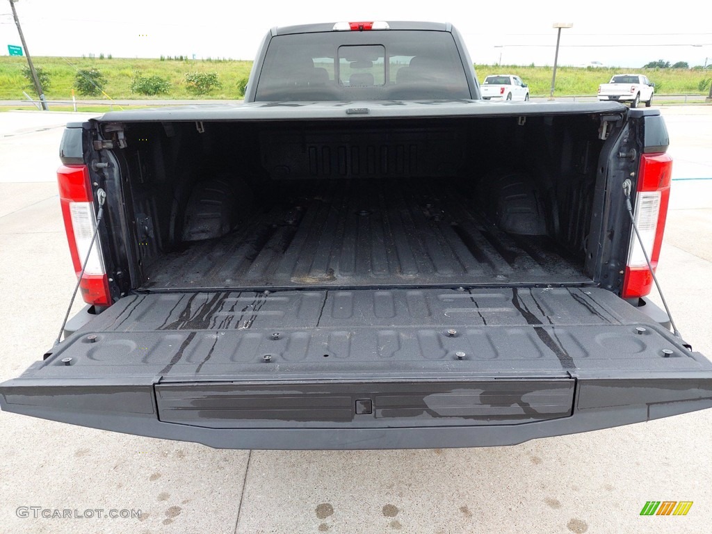 2017 F350 Super Duty Lariat Crew Cab 4x4 - Shadow Black / Black photo #26