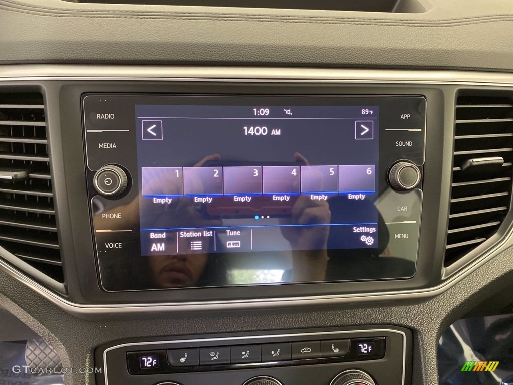 2019 Volkswagen Atlas SE Controls Photos