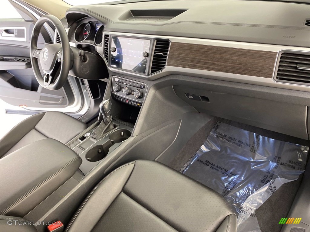 2019 Volkswagen Atlas SE Dashboard Photos