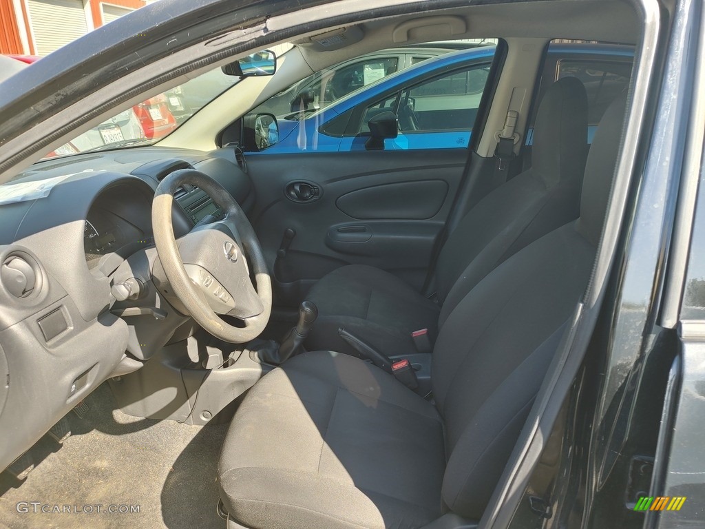 2015 Versa 1.6 S Sedan - Super Black / Charcoal photo #6
