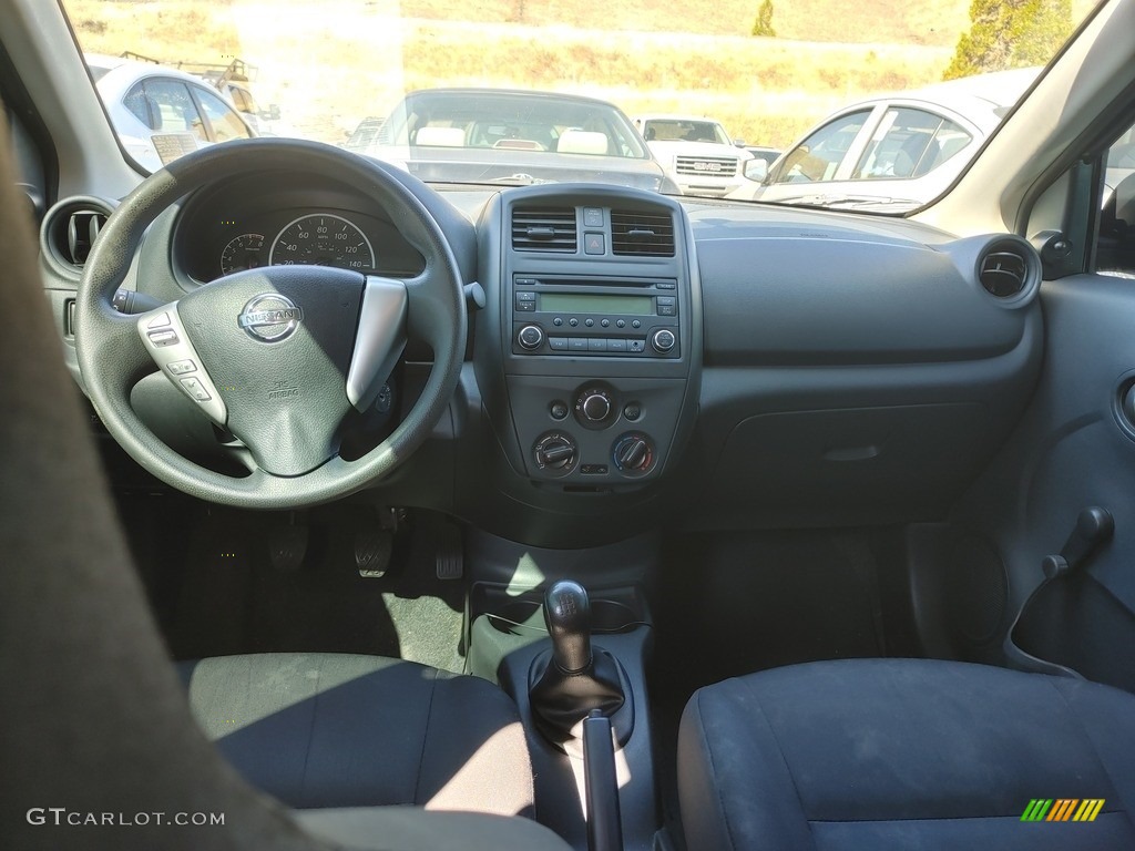 2015 Versa 1.6 S Sedan - Super Black / Charcoal photo #7