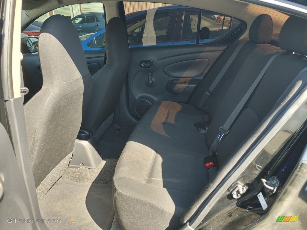 2015 Versa 1.6 S Sedan - Super Black / Charcoal photo #8