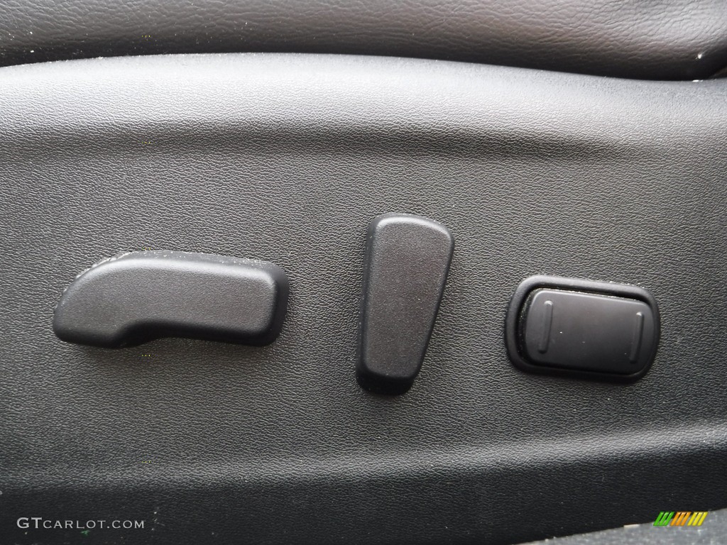 2017 Nissan Sentra SR Turbo Front Seat Photo #142521106