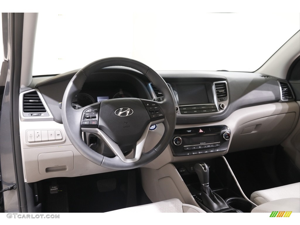 2018 Hyundai Tucson Value Gray Dashboard Photo #142527975