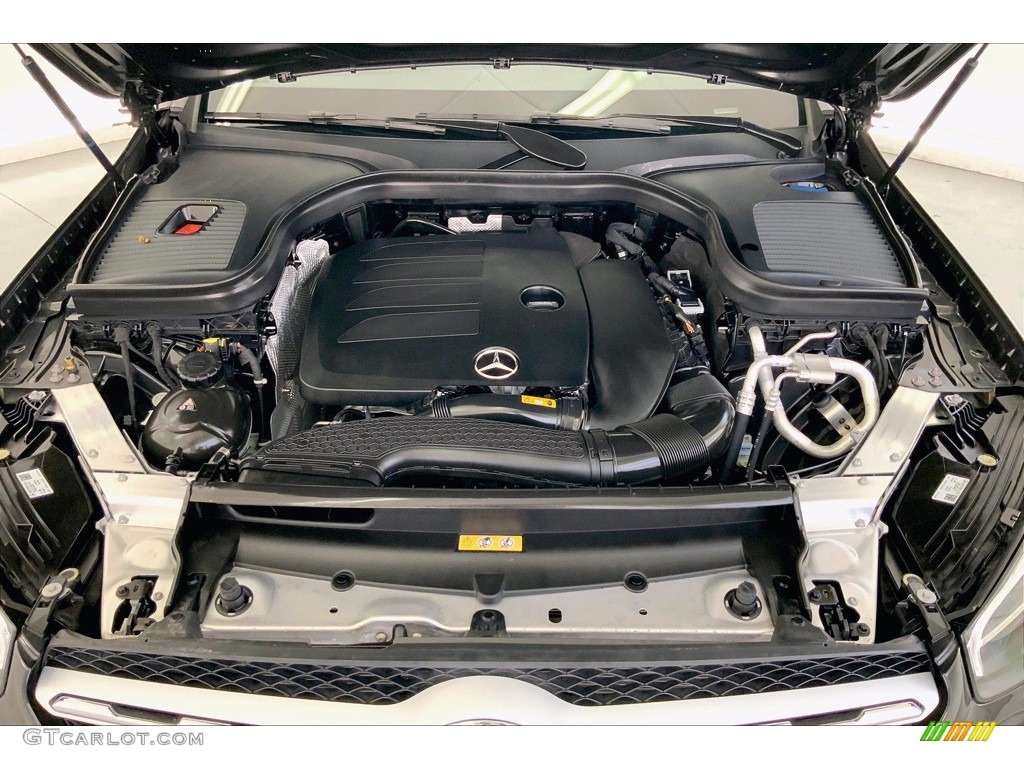 2021 Mercedes-Benz GLC 300 Engine Photos
