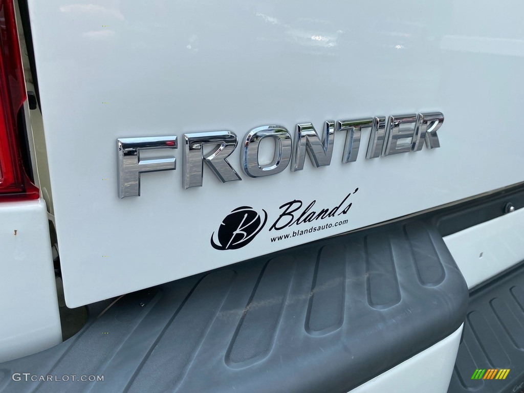 2018 Frontier SV King Cab - Glacier White / Graphite photo #33