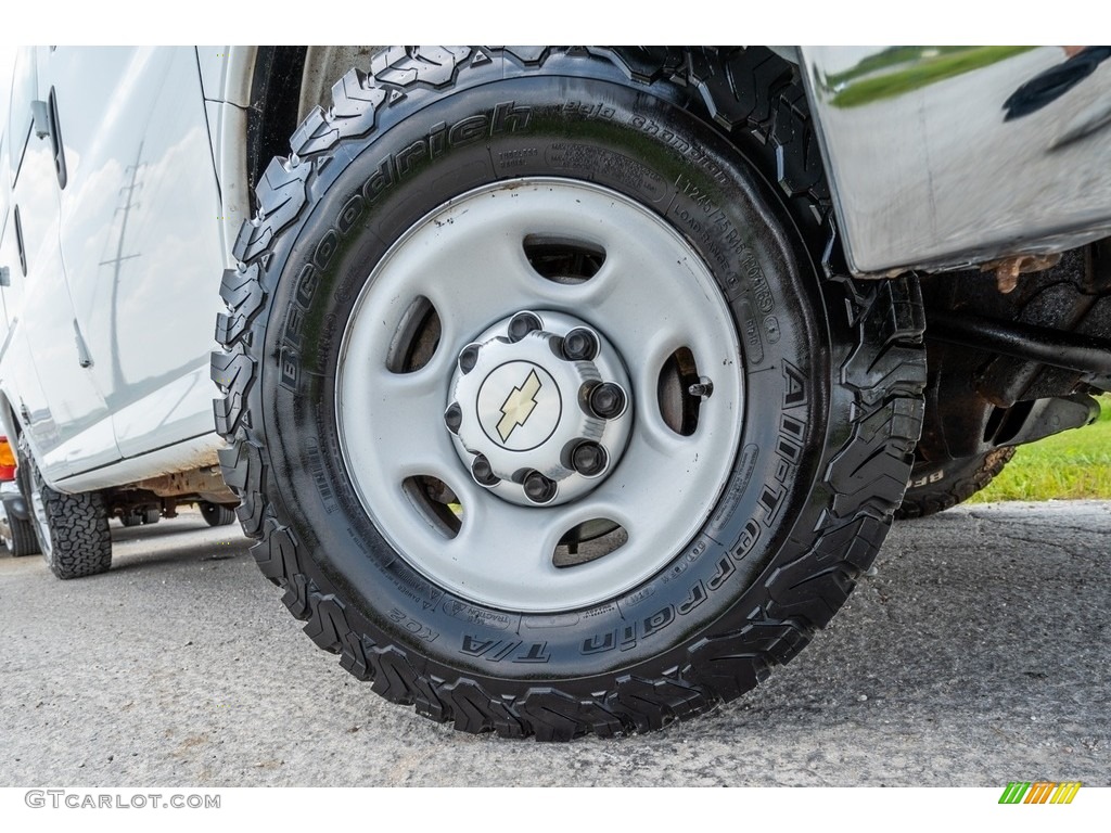 2012 Chevrolet Express 2500 Cargo Van Wheel Photos