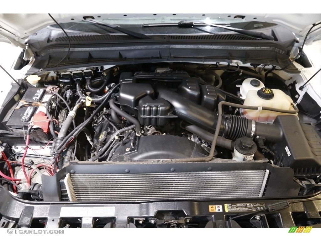 2016 Ford F250 Super Duty XL Regular Cab 4x4 Engine Photos