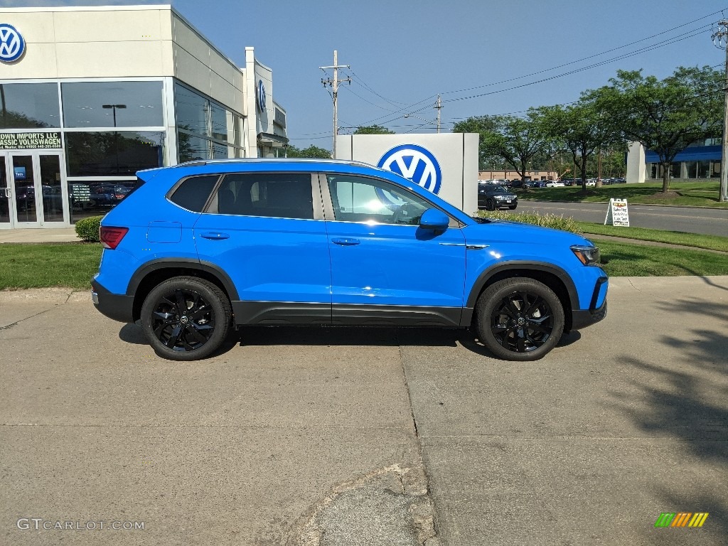 2022 Cornflower Blue Volkswagen Taos SE 4Motion 142538377 Photo 2