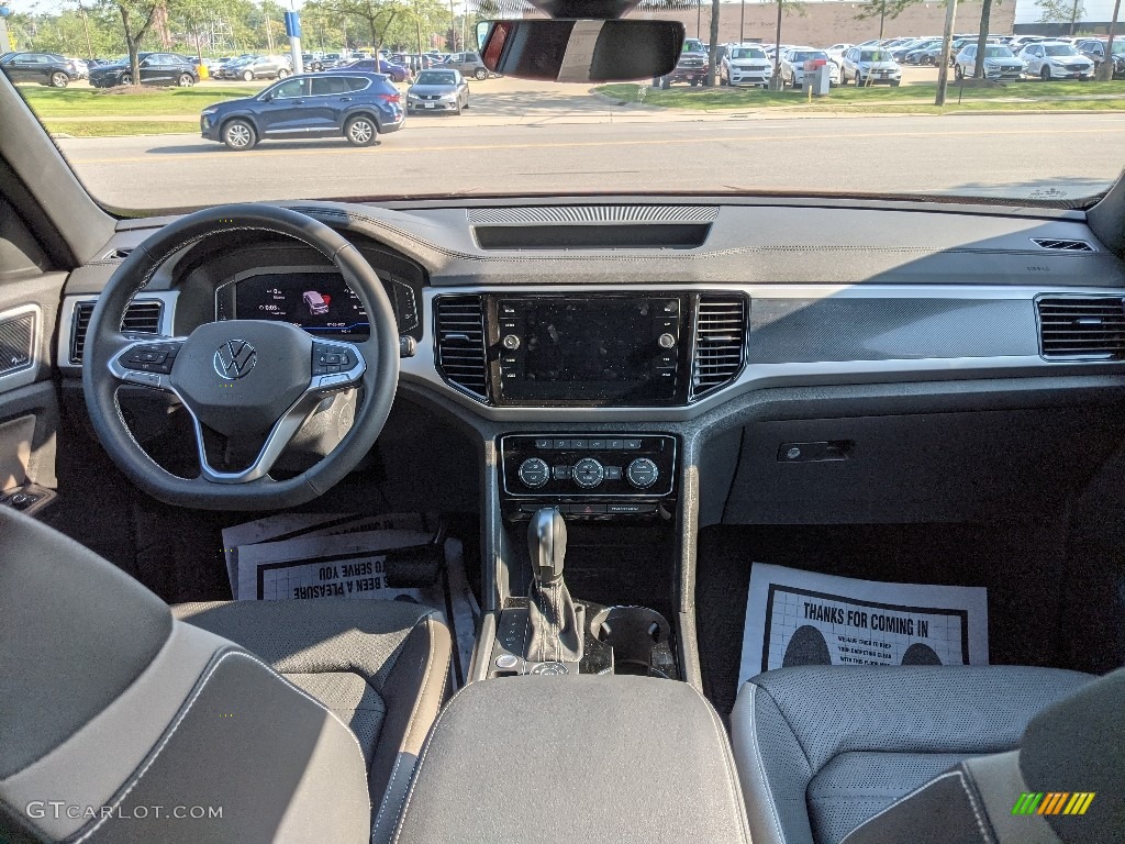 2021 Volkswagen Atlas Cross Sport SEL Premium 4Motion Dashboard Photos