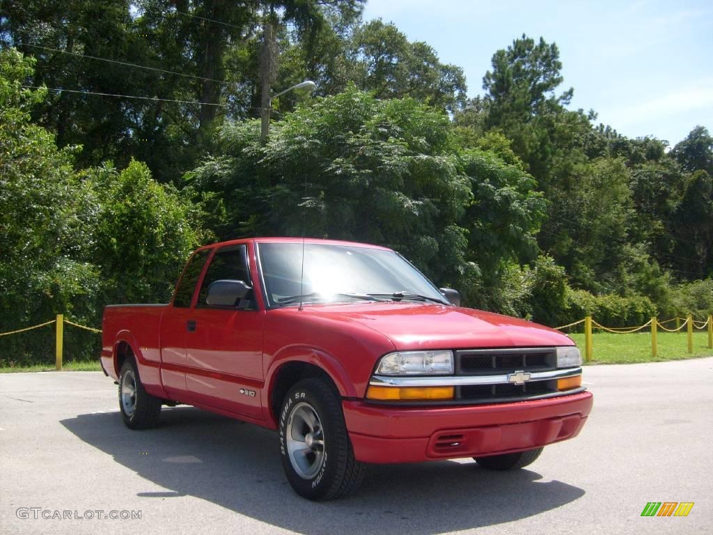 1999 S10 LS Extended Cab - Victory Red / Graphite photo #1