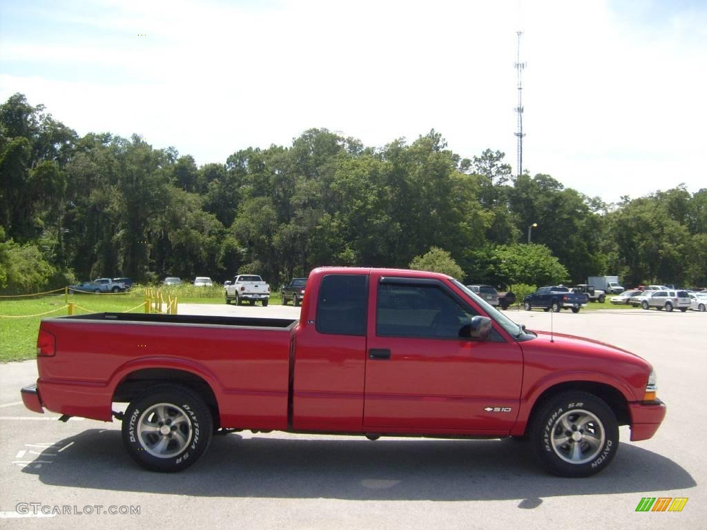 1999 S10 LS Extended Cab - Victory Red / Graphite photo #2
