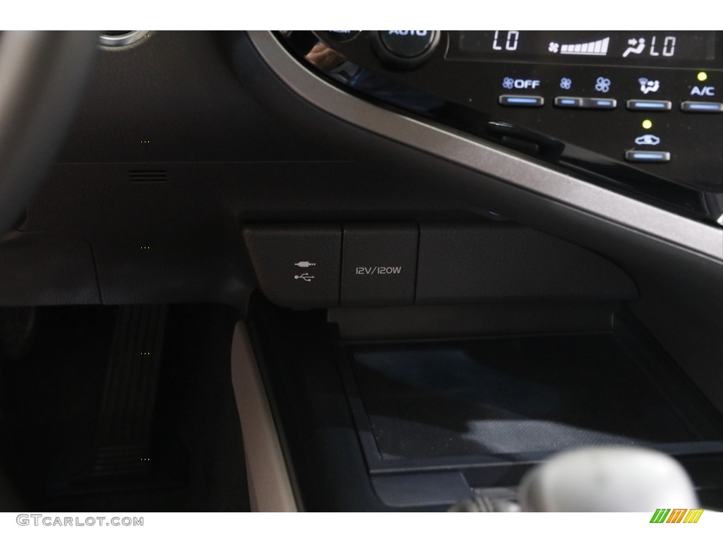 2018 Camry XLE - Celestial Silver Metallic / Ash photo #12