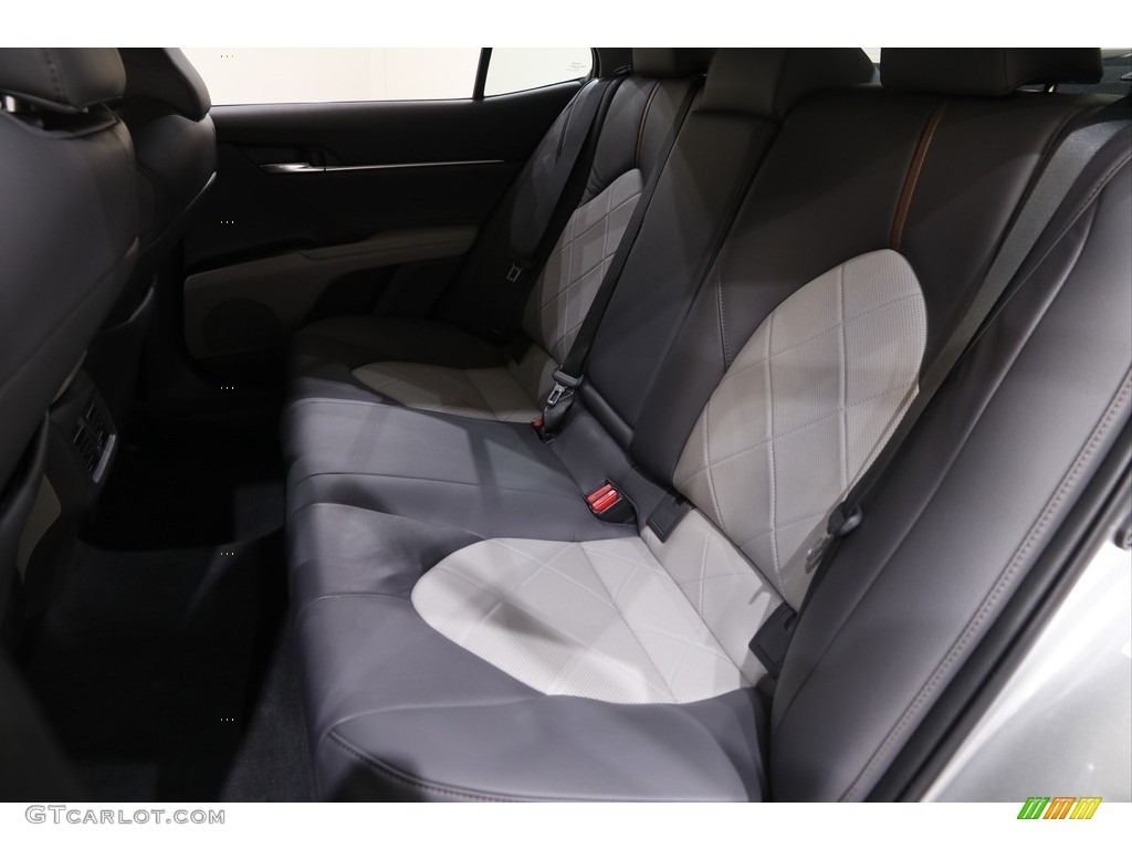 2018 Camry XLE - Celestial Silver Metallic / Ash photo #16