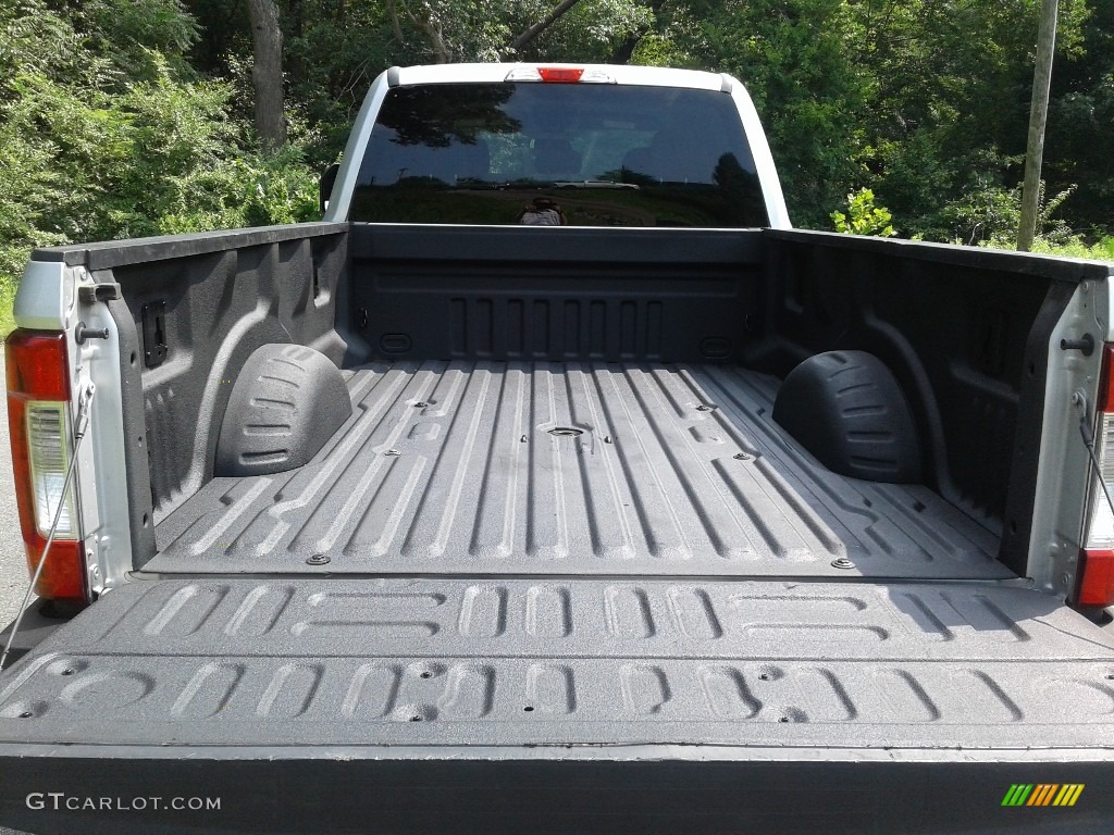 2019 F350 Super Duty XLT Crew Cab 4x4 - Ingot Silver / Earth Gray photo #9