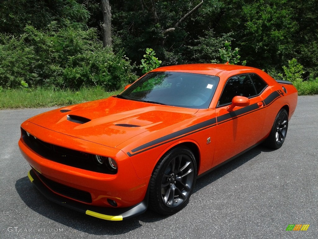 2021 Challenger R/T Scat Pack - Go Mango / Black photo #2