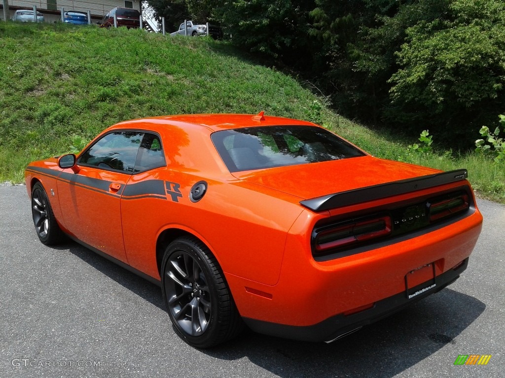2021 Challenger R/T Scat Pack - Go Mango / Black photo #8