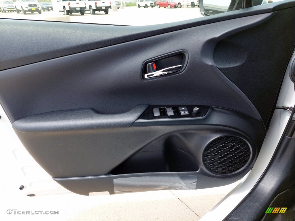 2021 Toyota Prius L Eco Door Panel Photos