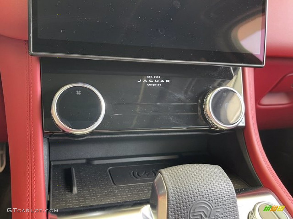 2021 Jaguar F-PACE SVR Controls Photo #142548883