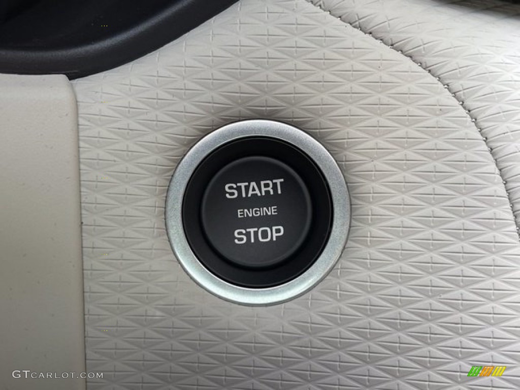 2021 Land Rover Range Rover Velar R-Dynamic S Controls Photo #142550209
