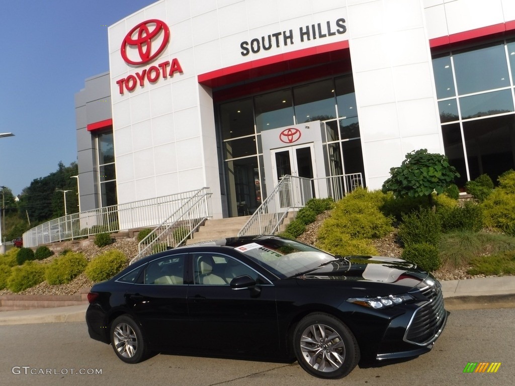 2019 Avalon XLE - Midnight Black Metallic / Black photo #2