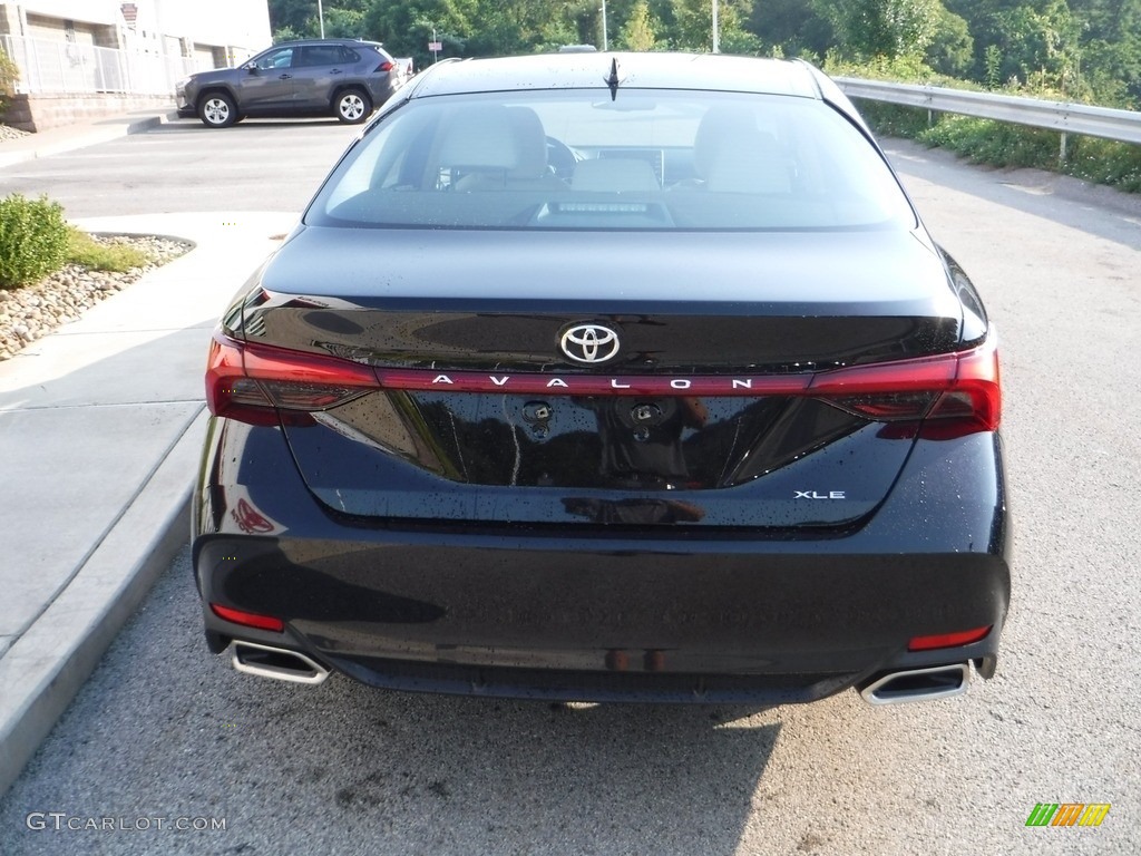 2019 Avalon XLE - Midnight Black Metallic / Black photo #15