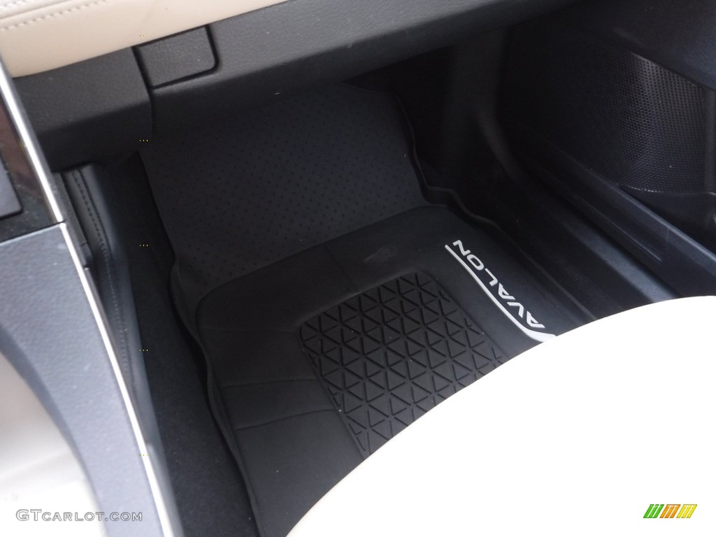 2019 Avalon XLE - Midnight Black Metallic / Black photo #25