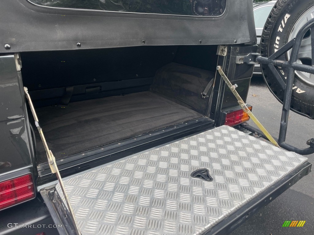 1990 Mercedes-Benz G 230 Trunk Photos