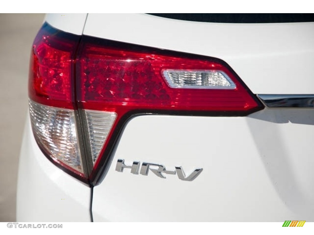 2022 Honda HR-V LX Marks and Logos Photos