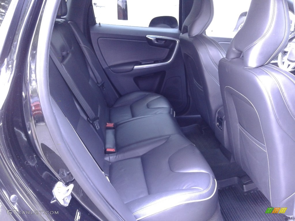 2016 XC60 T6 AWD R-Design - Onyx Black Metallic / Off-Black photo #16