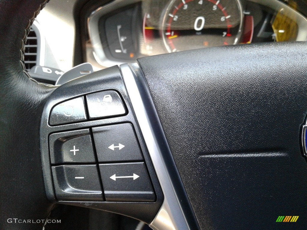 2016 XC60 T6 AWD R-Design - Onyx Black Metallic / Off-Black photo #18