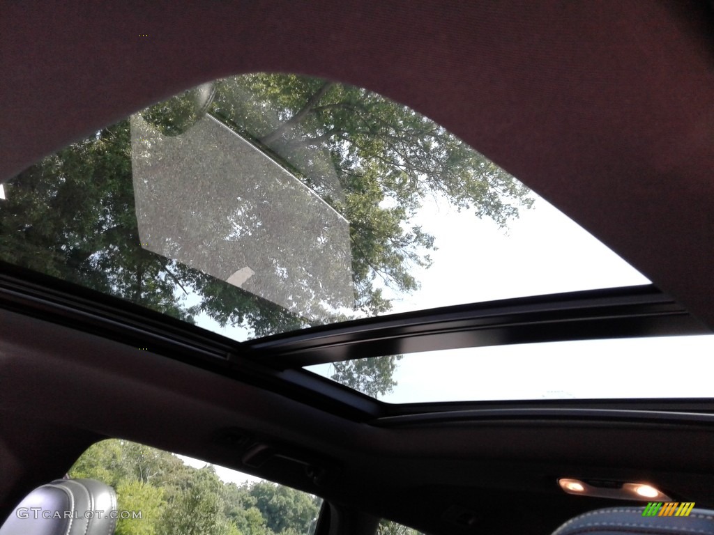 2016 Volvo XC60 T6 AWD R-Design Sunroof Photos