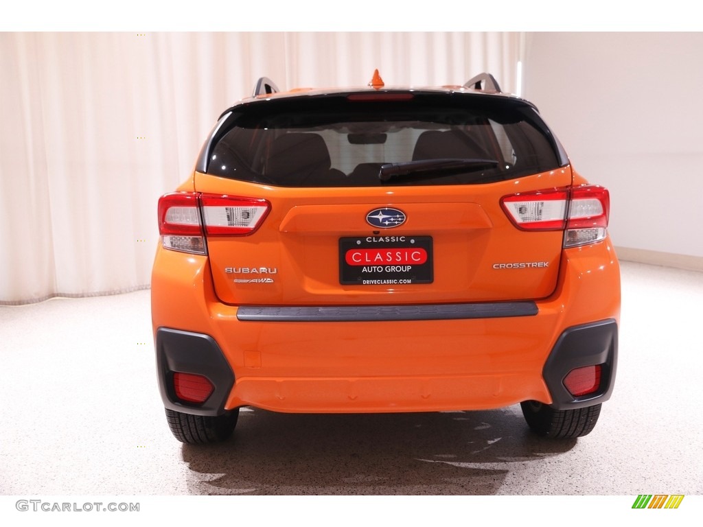 2018 Crosstrek 2.0i Premium - Sunshine Orange / Black photo #18
