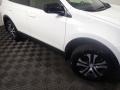 Super White - RAV4 LE Photo No. 4