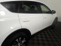 Super White - RAV4 LE Photo No. 19