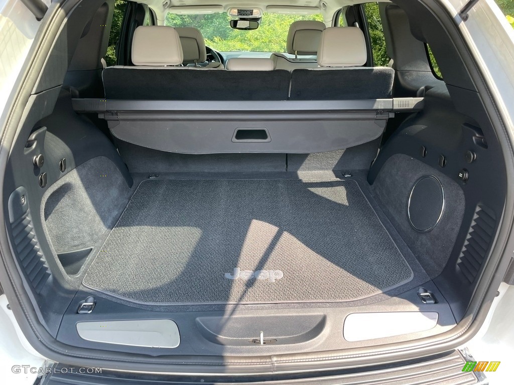 2017 Jeep Grand Cherokee Summit 4x4 Trunk Photos