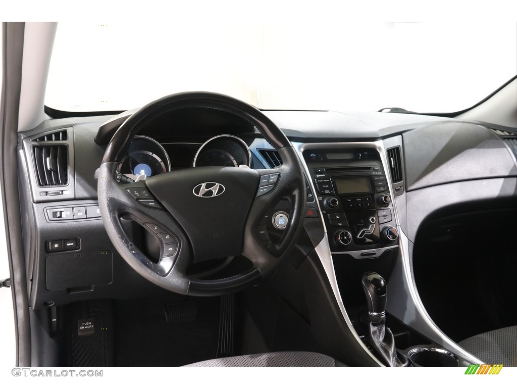 2013 Sonata SE - Shimmering White / Black photo #6