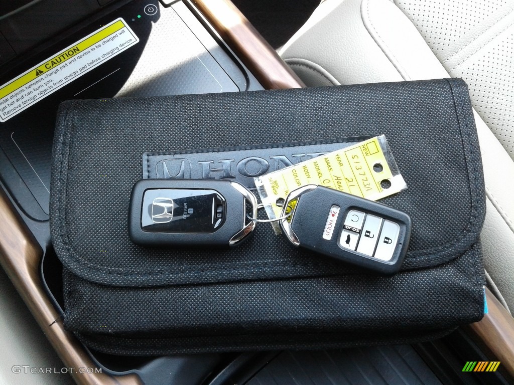 2021 Honda CR-V Touring AWD Keys Photos