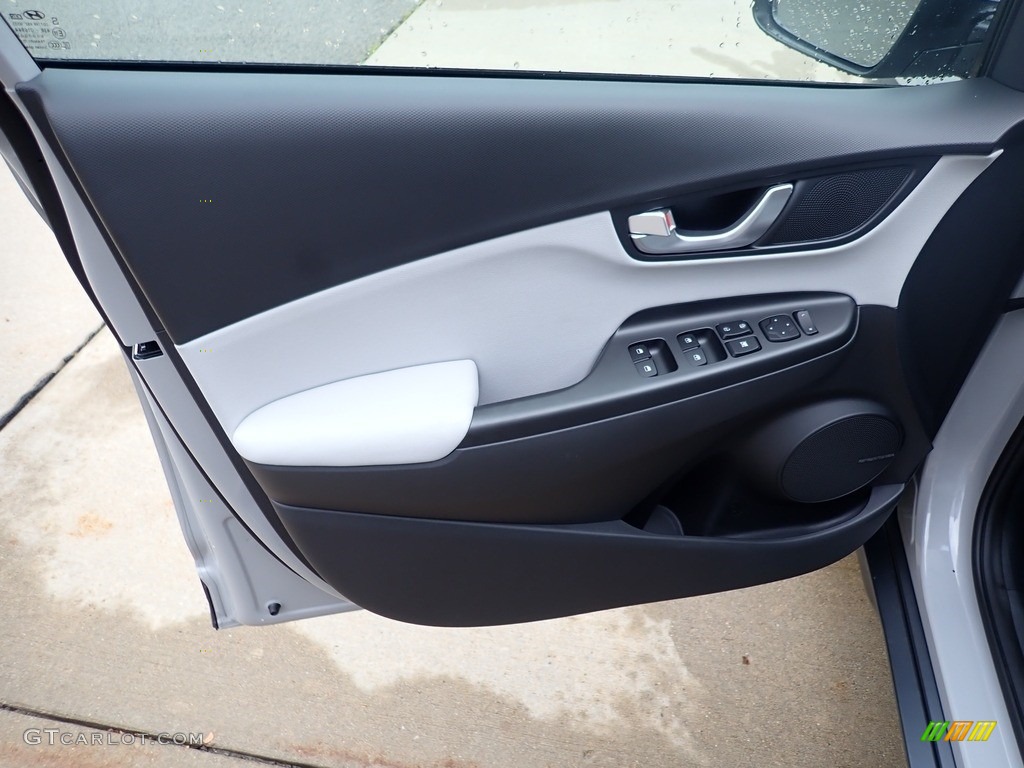2022 Hyundai Kona Limited AWD Gray/Black Door Panel Photo #142573416