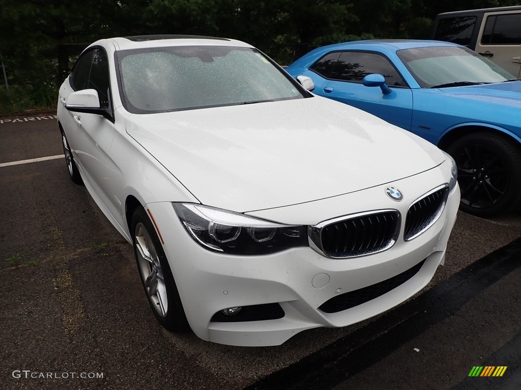 2018 3 Series 330i xDrive Gran Turismo - Alpine White / Black photo #2