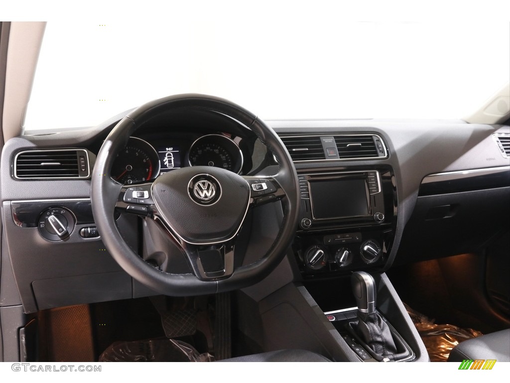 2016 Volkswagen Jetta SEL Dashboard Photos