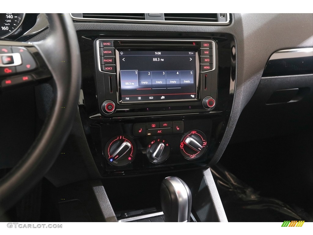2016 Volkswagen Jetta SEL Controls Photo #142582696