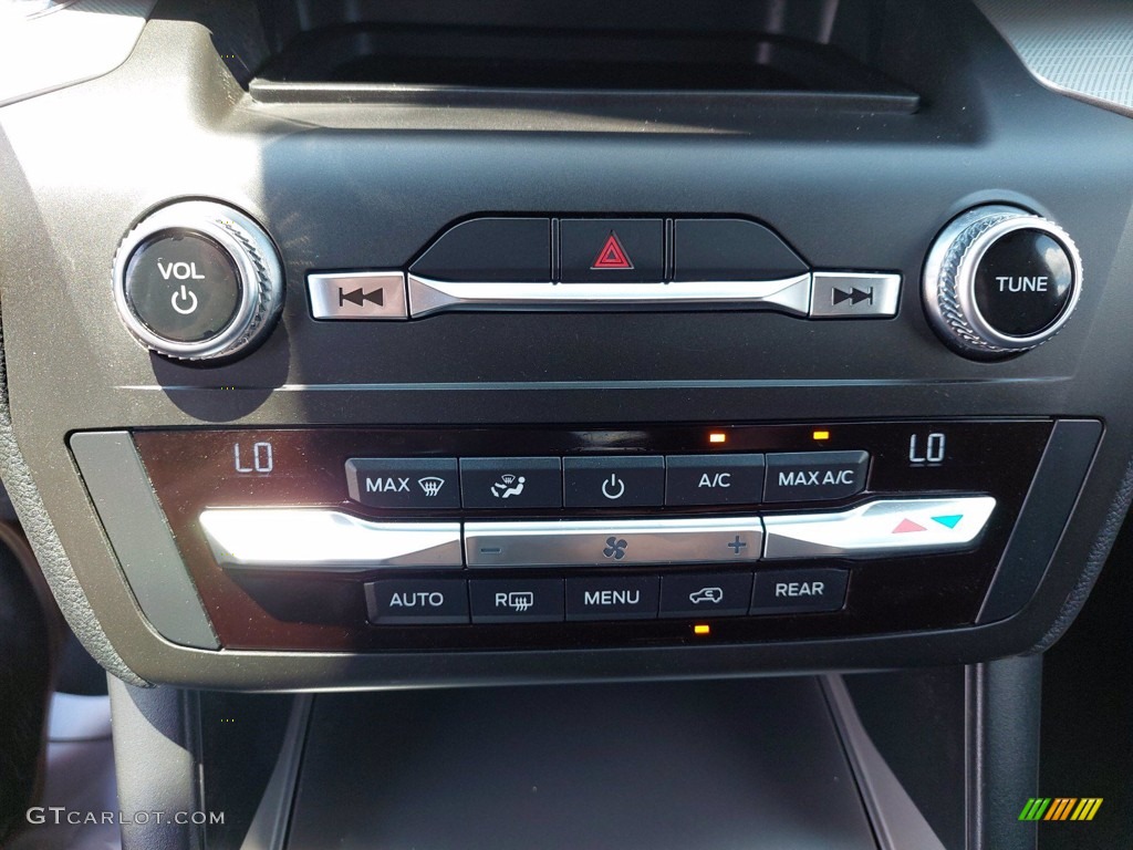 2020 Explorer XLT 4WD - Oxford White / Ebony photo #23